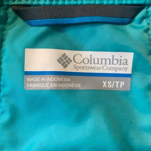 Columbia water resistant vest XS/TP Fit size 6 to 8 (44 to 51 pounds) - Picture 4 of 5